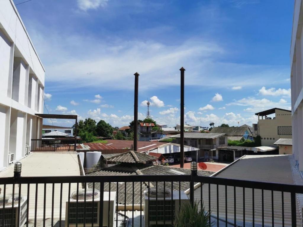 Supak Hotel Kalasin Bagian luar foto