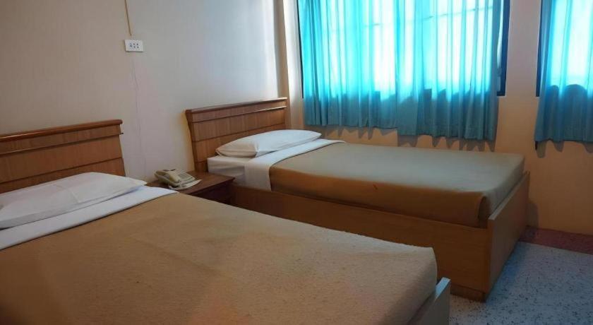 Supak Hotel Kalasin Bagian luar foto