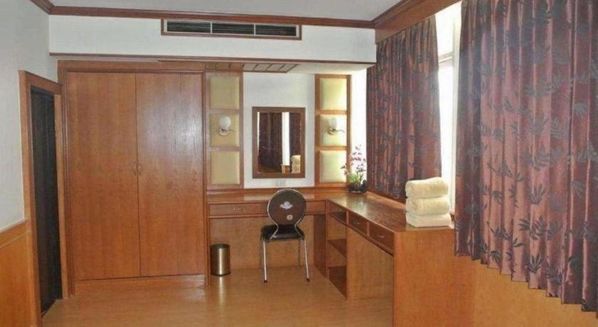 Supak Hotel Kalasin Bagian luar foto