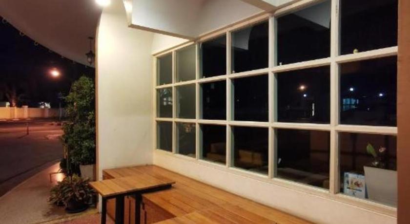 Supak Hotel Kalasin Bagian luar foto